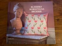 Klassiskt korsstygnsbroderi