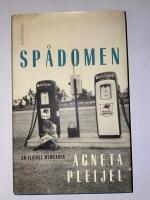 Sp&aring;domen : en flickas memoarer