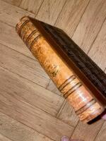 En konstig blandning och Moskoviter av Albert Engstr&ouml;m Inbunden bok. Albert Bonniers F&ouml;rlag. 1950. Gott skick. Utgiven av Albert Bonniers F&ouml;rlag 1950. I denna utg&aring;va finns skrifterna "En konstig blandning" och "Moskoviter". Till skrifterna finns illustrationer av. ///// Gradering: Gott skick - halvfranskt band