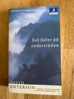 Sn&ouml; faller p&aring; cedertr&auml;den