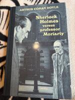 Sherlock Holmes versus professor Moriarty