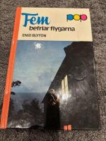 Fem befriar flygarna