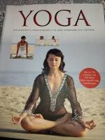 Yoga : den kompletta tr&auml;ningsboken f&ouml;r b&aring;de nyb&ouml;rjare och erfarna