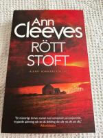 R&ouml;tt stoft - kriminalroman