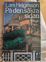 P&aring; den s&auml;kra sidan : [roman]