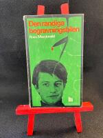 Den randiga begravningsbilen