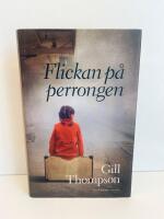 Flickan p&aring; perrongen