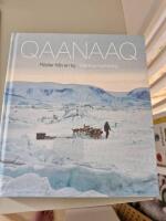 Qaanaaq : r&ouml;ster fr&aring;n en by