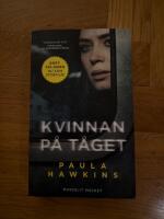 Kvinnan p&aring; t&aring;get