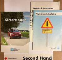 K&ouml;rkortsboken + 2 h&auml;ften om v&auml;gm&auml;rken