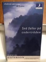 Sn&ouml; faller p&aring; cedertr&auml;den