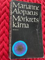 M&ouml;rkrets k&auml;rna : [roman]