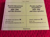 Svenska stumfilmer och ljudfilmer 1896-1966 samt deras regiss&ouml;rer 