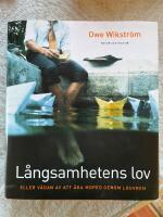 L&aring;ngsamhetens lov : eller v&aring;dan av att &aring;ka moped genom Louvren