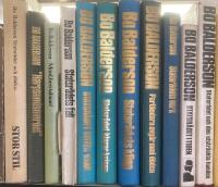 Statsr&aring;det och d&ouml;den,   Harpsundsmordet,   Mord, herr talman!,   Statsr&aring;dets fall,   Statsr&aring;det sitter kvar,   Statsr&aring;det klarar krisen,   Statsr&aring;dets klipp,   Partiledarn avg&aring;r med d&ouml;den,   Statsr&aring;dets verk,   Statsr&aring;det i tiden, Statsr&aring;det och den utstr&auml;ckta handen