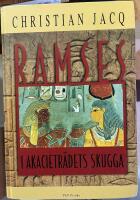 I akacietr&auml;dets skugga