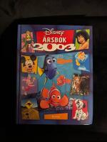 Disney &aring;rsbok 2003 - inkluderar Disney-Pixar Hitta Nemo