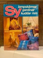 Sy lampsk&auml;rmar, gardiner, kuddar mm inkl m&ouml;nster p&aring; julduk