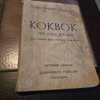 F&ouml;dan, hemmet, ekonomin. Kokbok f&ouml;r skola och hem. 