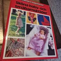 Sk&ouml;na baby- och sm&aring;barnskl&auml;der
