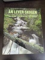 &Auml;n lever skogen