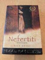 Nefertiti - d&ouml;dsboken