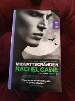 Glashuset + D&ouml;da flickors dans + Midnattsgr&auml;nden (Vampyrerna i Morganville, bok ett, tv&aring; och tre)