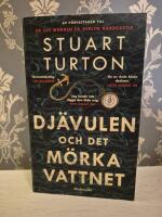 Dj&auml;vulen och det m&ouml;rka vattnet