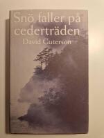 Sn&ouml; faller p&aring; cedertr&auml;den