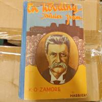 En h&ouml;vding tr&auml;der fram