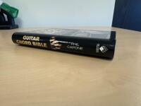 Gitarrackordsbibeln : &ouml;ver 500 illustrerade ackord f&ouml;r rock, blues, soul, country, jazz och klassiskt