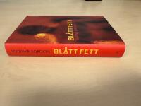 Bl&aring;tt fett : Roman