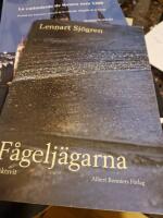 F&aring;gel j&auml;garna diktsvit