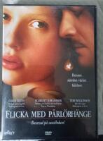 Flickan med p&auml;rl&ouml;rh&auml;nge