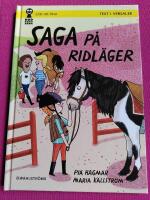 Saga p&aring; ridl&auml;ger  (KodKn&auml;ckarna/L&auml;tt-att-l&auml;sa-bok)
