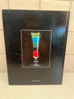 Internationella cocktailboken : cocktailrecept fr&aring;n hela v&auml;rlden