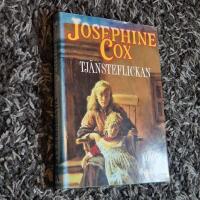 Tj&auml;nsteflickan : [roman]