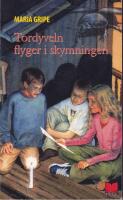 Tordyveln flyger i skymningen