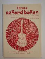 F&ouml;rsta ackordboken [k&auml;nda melodier f&ouml;r s&aring;ng el. melodiinstrument / gitarr]
