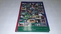 Jakthundar : hur du v&auml;ljer r&auml;tt ras, uppfostrar, jagar in och h&aring;ller hunden i toppform