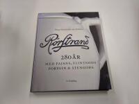 R&ouml;rstrand 280 &aring;r : Med fajans, flintgods, porslin & stengods