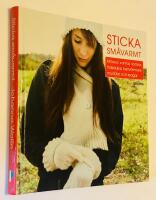Sticka sm&aring;varmt : M&ouml;ssor, vantar, sockor, halsdukar, benv&auml;rmare, muddar och kragar