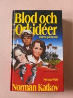Blod och orkid&eacute;er - [drama p&aring; Hawaii] : [roman]