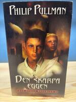 Den m&ouml;rka materian : 2. Den skarpa eggen