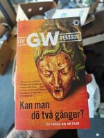 Kan man d&ouml; tv&aring; g&aring;nger? - en roman om ett brott