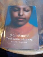 Tusen kvinnor och en sorg : roman