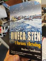 I farans riktning : [morden i Sandhamn]