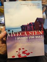 I grunden utan skuld : [en kriminalroman fr&aring;n Sandhamn]