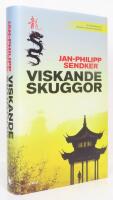 Viskande skuggor : Kina-trilogin, del 1