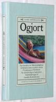 Ogjort. Vari ber&auml;ttas om m&auml;rkv&auml;rdigheter f&ouml;rfattaren &auml;nnu ej utf&ouml;rt, s&aring;som f&ouml;rs&auml;ljning av flyttblock, ny tillverkning av labyrinter, sedeskildringar av landets kulturliv m m